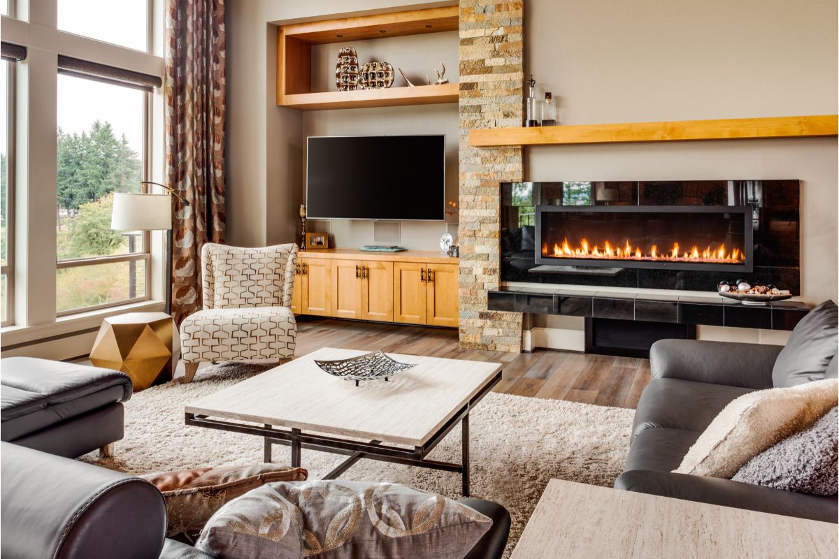How To Arrange A Small Living Room With A TV And Fireplace (2)