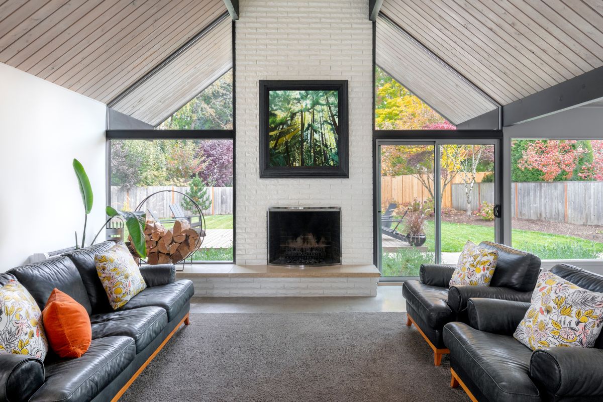 Designing a Fireplace For A Mid-Century Modern Home