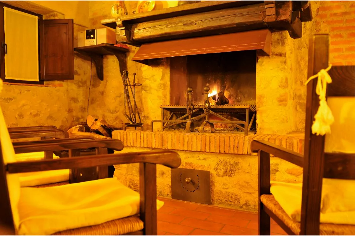Farmhouse Fireplace Tile Ideas (1)